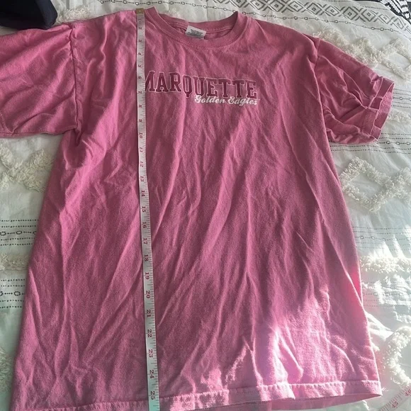 Gildan Pink Short Sleeve marquette golden eagles cotton tee shirt - Picture 6 of 6